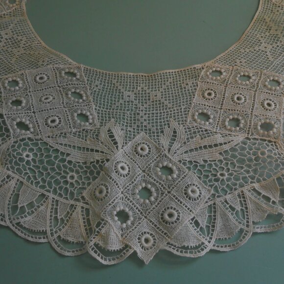 Vintage Ivory Lace Collar & Beaded Neck Collar Dress Sweater Accessory - Picture 3 of 11